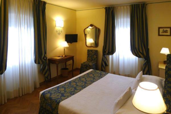 La Vittoria Boutique Hotel Гарда Екстериор снимка